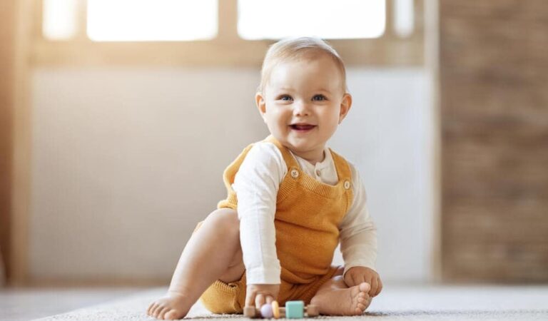 English Names for Baby Girls: Beautiful, Trendy & Classic Choices